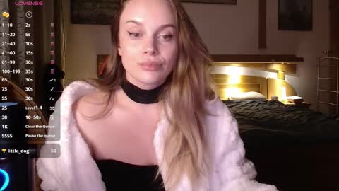 Lana online show from 11/04/25, 08:08