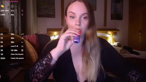 Lana online show from 04/13/26, 07:41