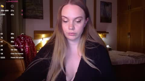 Lana online show from 04/22/26, 07:37