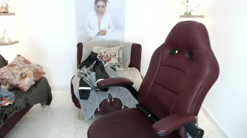 Snapshot of wet_liss chatting on 04/30/26, 08:57 Diva online show from 04/30/26, 08:57