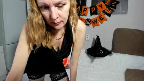 Snapshot of wet_milff chatting on 10/23/25, 07:29 Alise online show from 10/23/25, 07:29