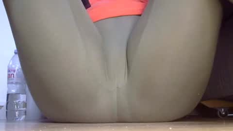 wet_pants2022 online show from 09/23/25, 07:11