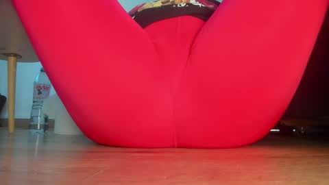 wet_pants2022 online show from 04/21/26, 09:59