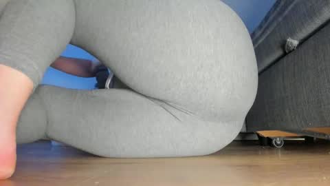 Snapshot of wet_pants2022 chatting on 05/27/26, 09:56 wet_pants2022 online show from 05/27/26, 09:56