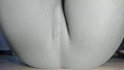 Snapshot of wet_pants2022 chatting on 05/29/26, 10:41 wet_pants2022 online show from 05/29/26, 10:41