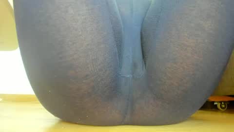 Snapshot of wet_pants2022 chatting on 06/28/26, 12:44 wet_pants2022 online show from 06/28/26, 12:44