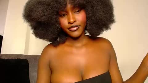 Macey online show from 02/09/25, 12:41