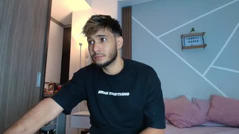 Mia and Dylan online show from 11/22/25, 01:15