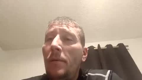 wetduck77777 online show from 12/04/25, 04:00