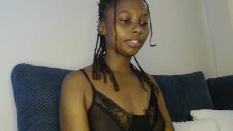 Snapshot of wetfreakym chatting on 07/08/26, 06:29 Bella online show from 07/08/26, 06:29