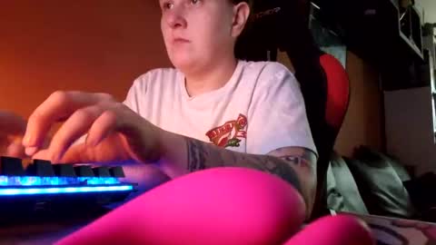 Snapshot of wetgerman2 chatting on 03/12/25, 02:01 Wetgerman online show from 03/12/25, 02:01