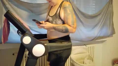 Snapshot of wetgerman2 chatting on 09/21/25, 03:46 Wetgerman online show from 09/21/25, 03:46