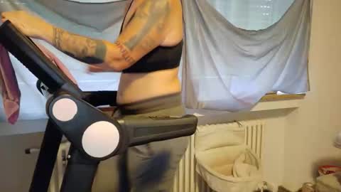 Snapshot of wetgerman2 chatting on 09/26/25, 07:56 Wetgerman online show from 09/26/25, 07:56