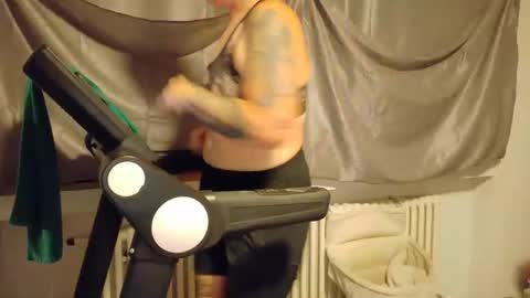 Snapshot of wetgerman2 chatting on 10/01/25, 09:10 Wetgerman online show from 10/01/25, 09:10