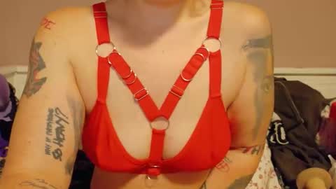 Snapshot of wetgerman2 chatting on 10/22/25, 10:53 Wetgerman online show from 10/22/25, 10:53