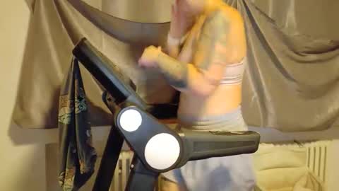 Snapshot of wetgerman2 chatting on 10/24/25, 06:10 Wetgerman online show from 10/24/25, 06:10