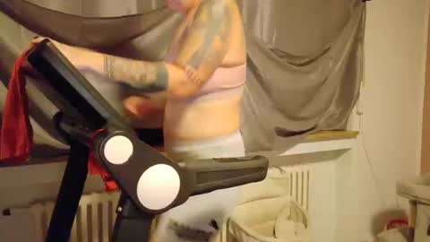 Snapshot of wetgerman2 chatting on 11/05/25, 05:46 Wetgerman online show from 11/05/25, 05:46