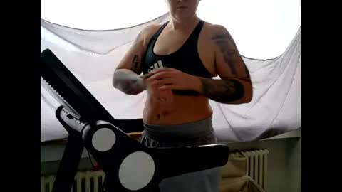 Snapshot of wetgerman2 chatting on 11/21/25, 11:42 Wetgerman online show from 11/21/25, 11:42