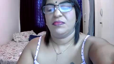 Snapshot of wetindian1971 chatting on 02/09/26, 12:42 kavita online show from 02/09/26, 12:42