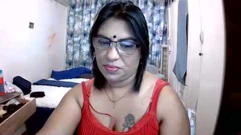 Snapshot of wetindian1971 chatting on 06/11/26, 10:35 kavita online show from 06/11/26, 10:35