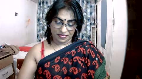 Snapshot of wetindian1971 chatting on 07/10/26, 06:43 kavita online show from 07/10/26, 06:43