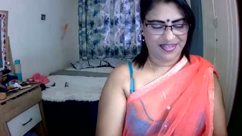 Snapshot of wetindian1971 chatting on 07/27/26, 11:28 kavita online show from 07/27/26, 11:28