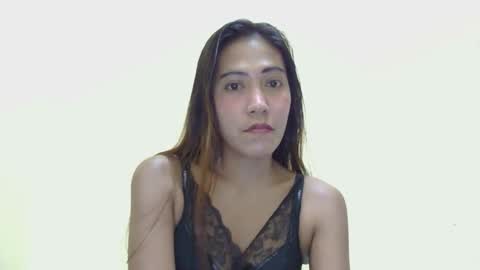 wetpetitechix online show from 05/19/26, 02:01