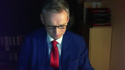 Snapshot of wetsuitedman chatting on 02/25/25, 06:20 Franz online show from 02/25/25, 06:20