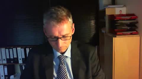 Snapshot of wetsuitedman chatting on 10/13/25, 03:23 Franz online show from 10/13/25, 03:23