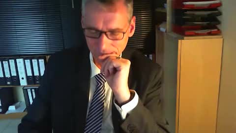 Snapshot of wetsuitedman chatting on 10/25/25, 10:45 Franz online show from 10/25/25, 10:45