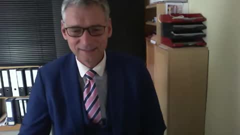 Snapshot of wetsuitedman chatting on 05/23/26, 08:29 Franz online show from 05/23/26, 08:29