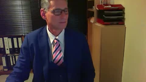 Snapshot of wetsuitedman chatting on 05/29/26, 09:46 Franz online show from 05/29/26, 09:46