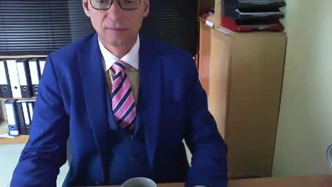 Snapshot of wetsuitedman chatting on 06/07/26, 06:06 Franz online show from 06/07/26, 06:06