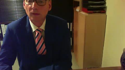Snapshot of wetsuitedman chatting on 06/19/26, 05:39 Franz online show from 06/19/26, 05:39