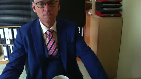 Snapshot of wetsuitedman chatting on 06/20/26, 05:43 Franz online show from 06/20/26, 05:43