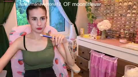 Snapshot of whats_her_name chatting on 06/04/26, 03:51 Victoria Maria online show from 06/04/26, 03:51