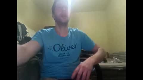 Snapshot of whatwouldyouliketosee chatting on 04/11/26, 10:25 stoffy online show from 04/11/26, 10:25