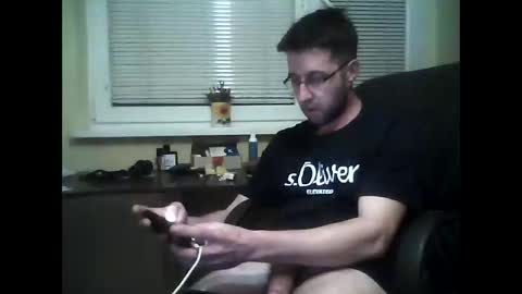 Snapshot of whatwouldyouliketosee chatting on 04/17/26, 09:07 stoffy online show from 04/17/26, 09:07