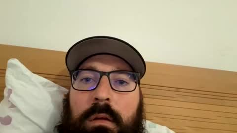 wheely19871606 online show from 02/13/25, 09:38