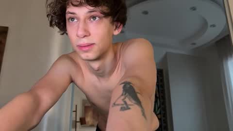 Mia  Please help me to reach 100 thumps up online show from 11/26/25, 08:04