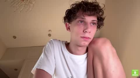 Mia  Please help me to reach 100 thumps up online show from 01/12/26, 04:23