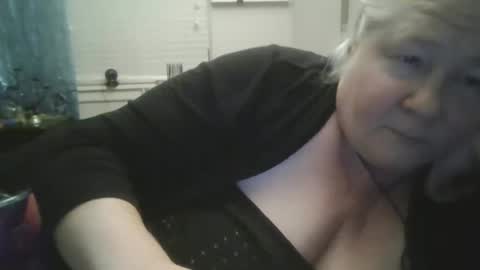 Snapshot of whipsnap19 chatting on 11/29/25, 09:45 whipsnap19 online show from 11/29/25, 09:45