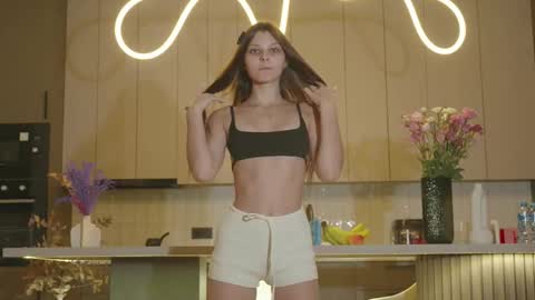 Naomi online show from 11/05/25, 02:11