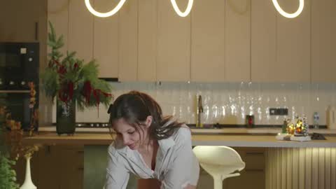 Naomi online show from 12/16/25, 02:16