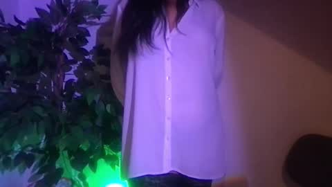 Mel online show from 10/28/25, 09:39