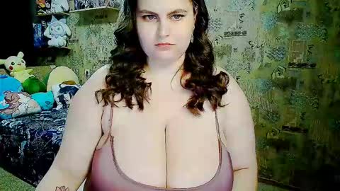 whisperinthedarkk online show from 11/25/25, 08:42