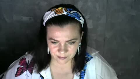 Snapshot of white__queen_ chatting on 07/02/26, 06:19 white__queen_ online show from 07/02/26, 06:19