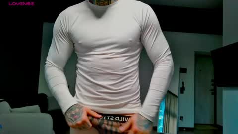 Snapshot of white_king999 chatting on 05/29/26, 02:20 Max online show from 05/29/26, 02:20