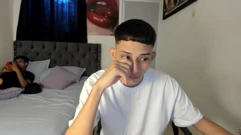white online show from 05/04/26, 10:06