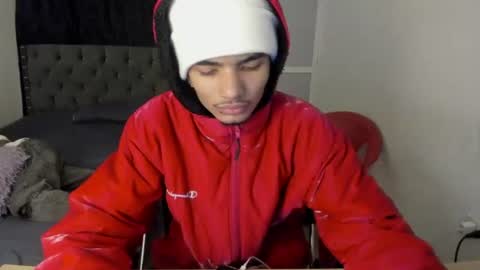 white online show from 06/12/26, 07:07